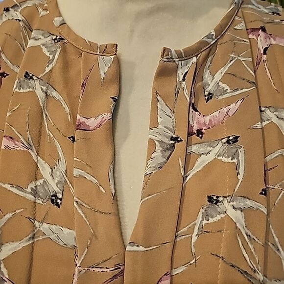 Ann Taylor pullover lightweight top size small - Picture 4 of 8